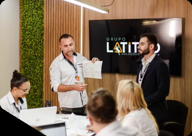 Substituição de telhas em ambiente industrial