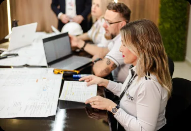 Acabamento de pintura industrial em estrutura metálica